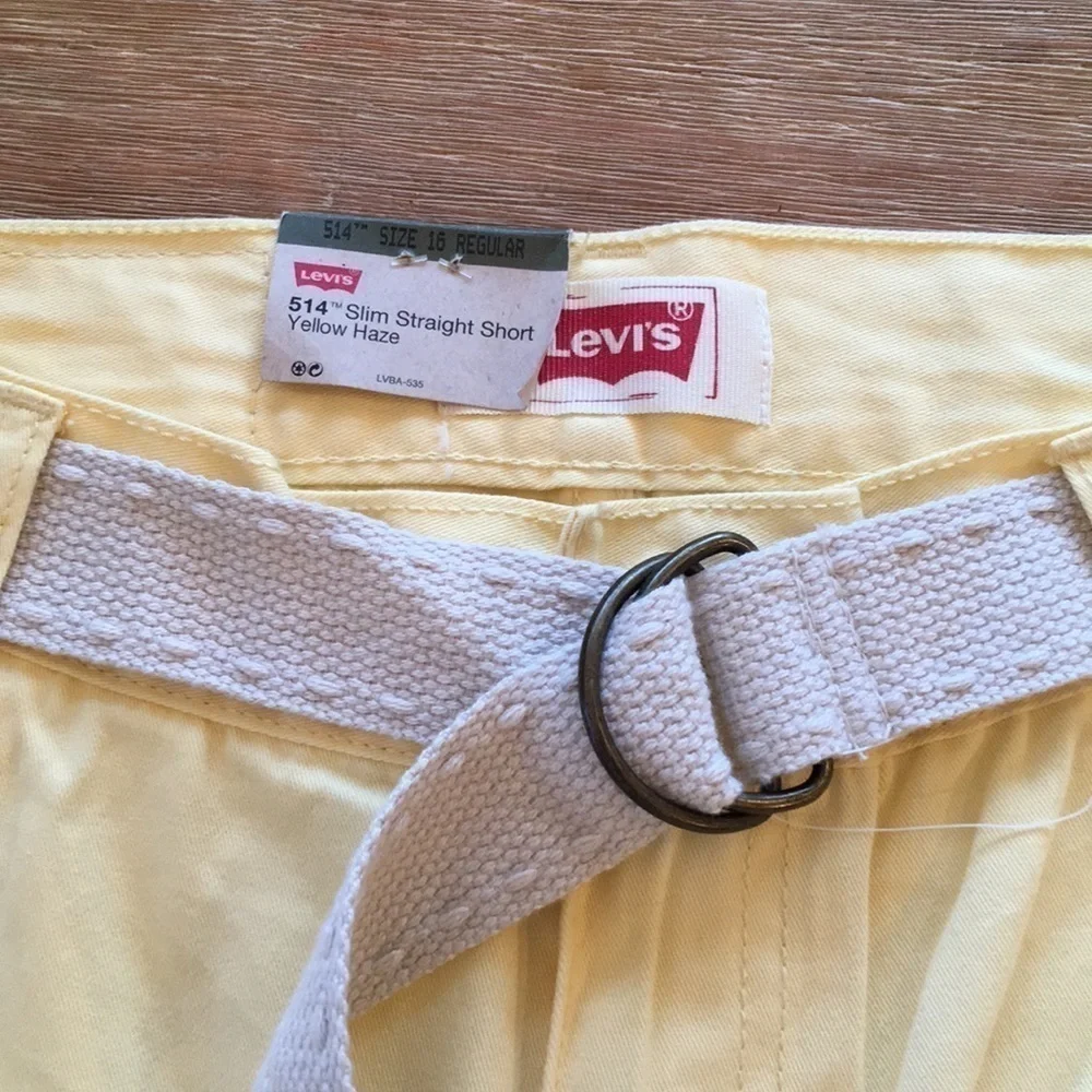 Levis 514 Slim Straight Shorts Yellow Twill 16 R